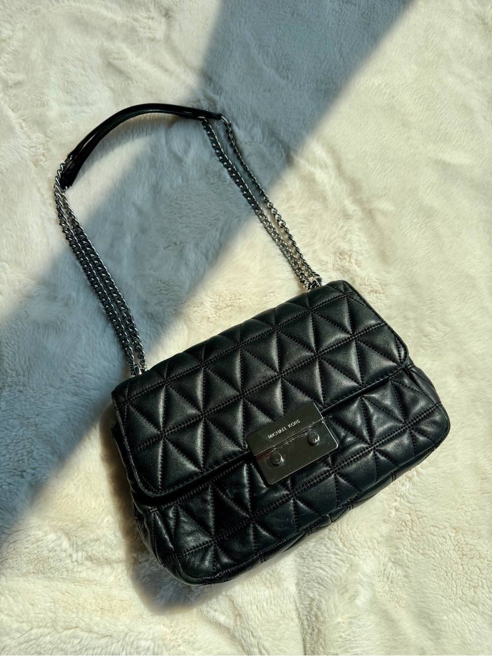 Michael Kors Black Quilted Shoulder Bag with Silver Chain - Picture 9 of 14